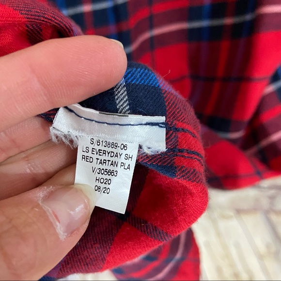 Women’s Gap plaid button Down shirts size large - Picture 4 of 5